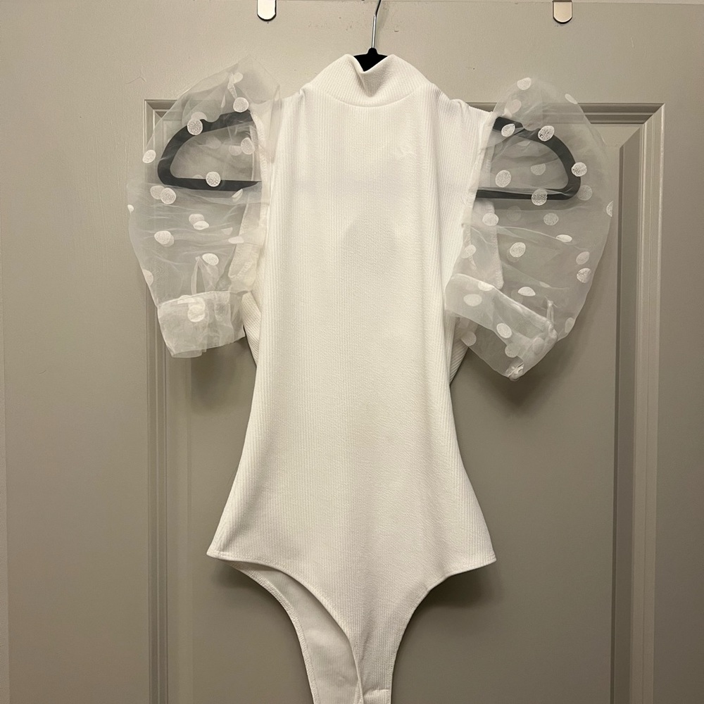White puff sleeve bodysuit